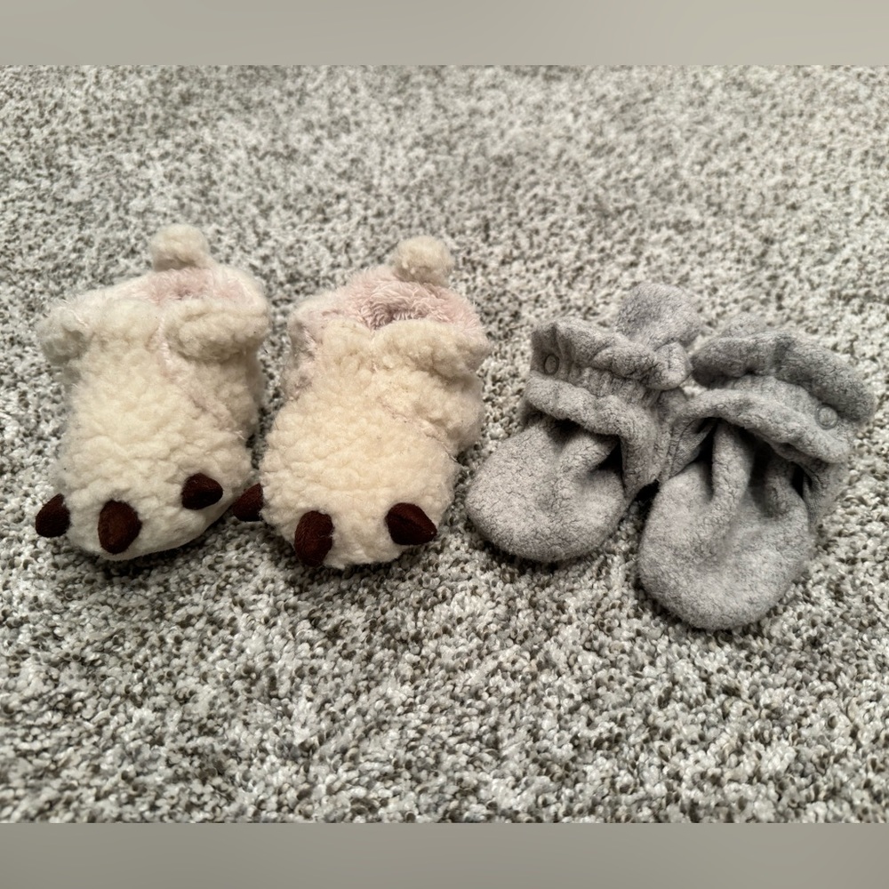 Set of two baby bootie slippers